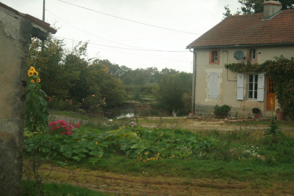 Villa Chez Tartaud Lathus St Remy Esterno foto